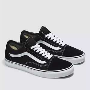 NWT VANS Old Skool Shoe BLACK SIZE 11 WITH BOX